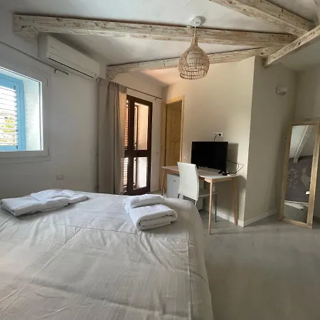 Domus De Diana B&B