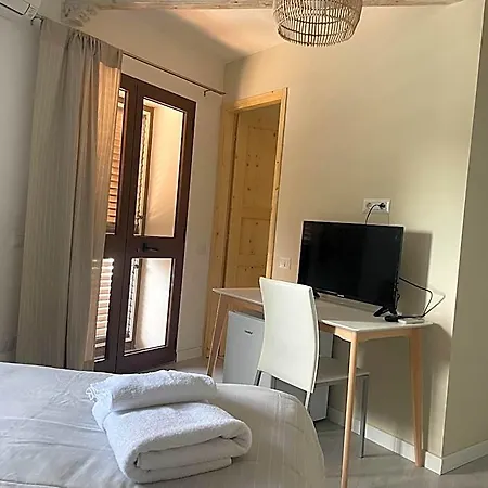 Domus De Diana Bed & Breakfast 3*